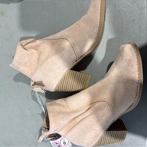 Dolce Vita Women’s Beige Suede Block Heel Ankle Boots